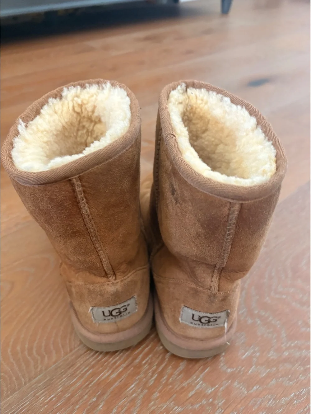 UGG Chestnut Sheepskin Boots Cozy Classic Style Size 4 US